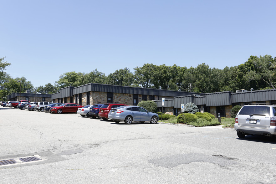 Primary Photo Of 466 Old Hook Rd, Emerson Medical For Sale