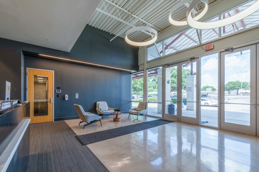 More Photos Of 2735 Austin Hwy, San Antonio Office For Lease