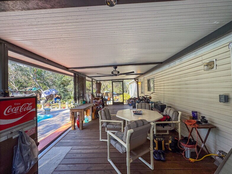 More Photos Of 15525 Shady Hills Rd, Spring Hill Restaurant For Sale