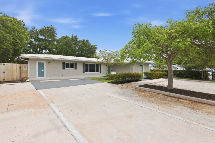 More Photos Of 940 State Road 7, Fort Lauderdale Office For Sale