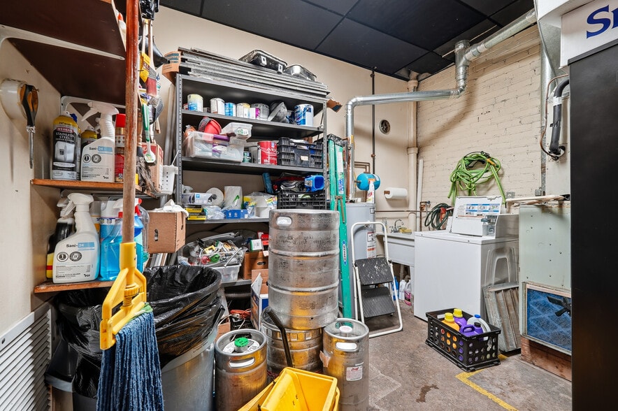 More Photos Of 212 20th St, Huntington Storefront Retail Residential For Sale