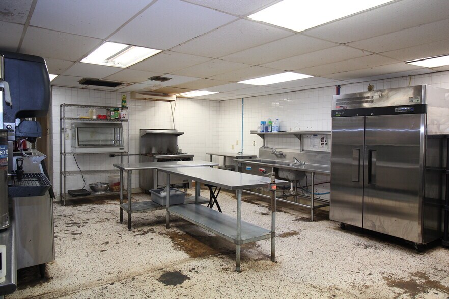More Photos Of 700 W California St, Seymour General Retail For Sale
