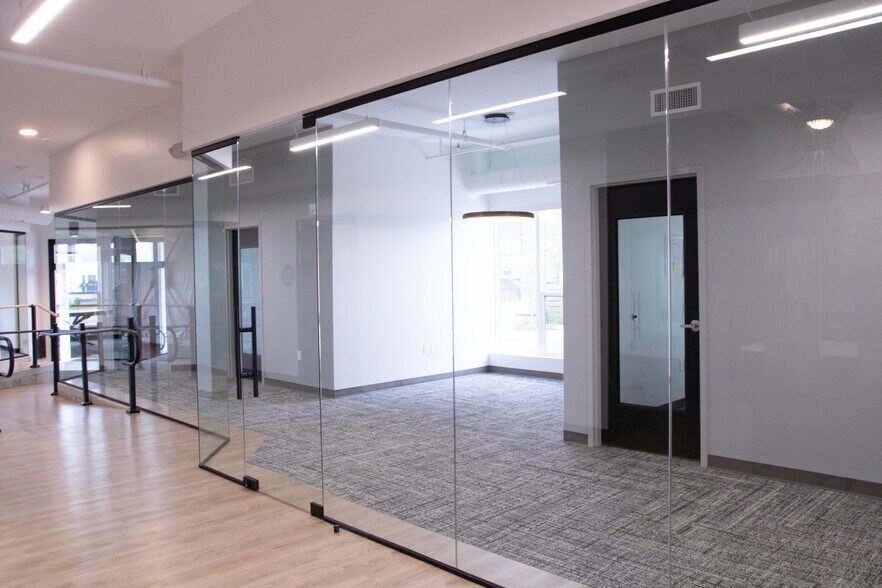 More Photos Of 27 S Squirrel Rd, Auburn Hills Coworking Space