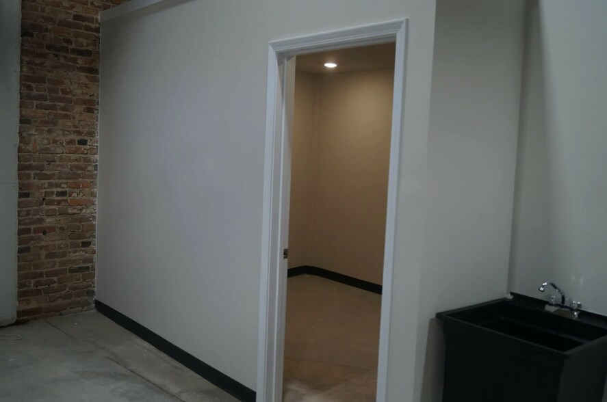 More Photos Of 1110 Fenwick St, Augusta Light Distribution For Lease