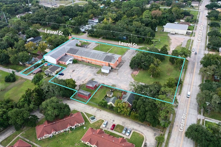 More Photos Of 821 Laurel St, La Marque Religious Facility For Sale