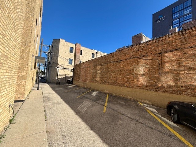 More Photos Of 1140 W Washington Blvd, Chicago Warehouse For Sale