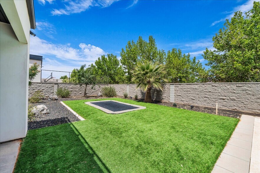 More Photos Of 3366 W 2100 S, Hurricane Multifamily For Sale