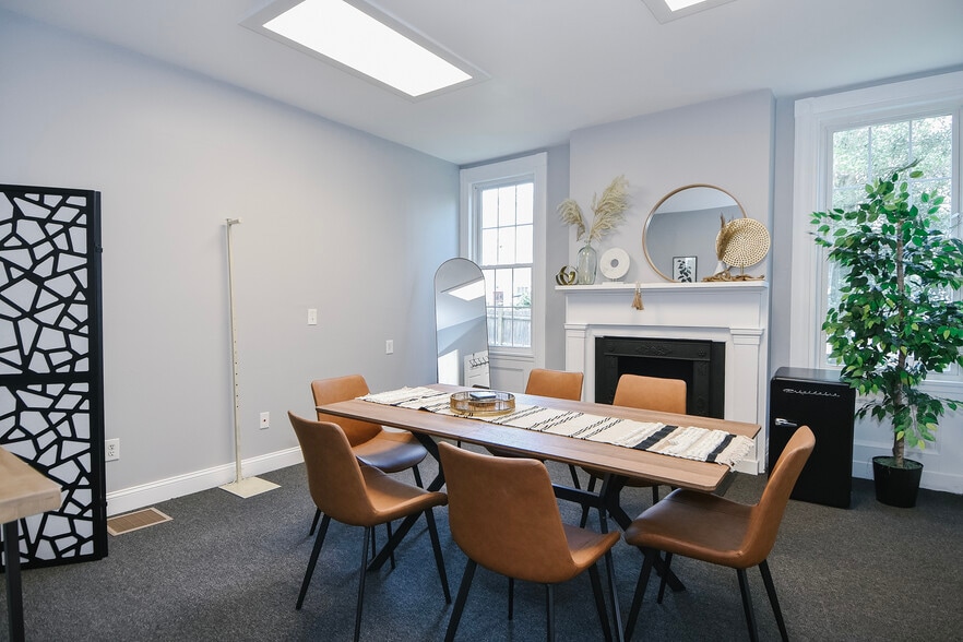 More Photos Of 93-97 Broad St, Middletown Office For Sale