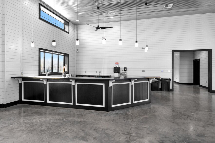 More Photos Of Wedding Venue, Conroe Lodge Meeting Hall For Sale