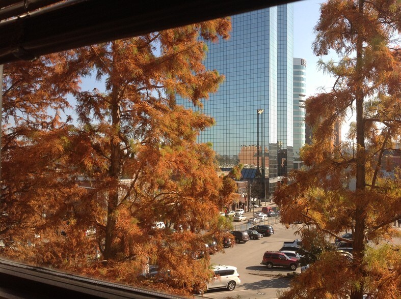 More Photos Of 625 S Gay St, Knoxville Office For Lease