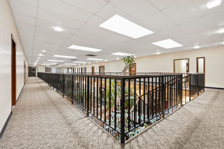 More Photos Of 1900 N Macarthur Blvd, Oklahoma City Office For Sale