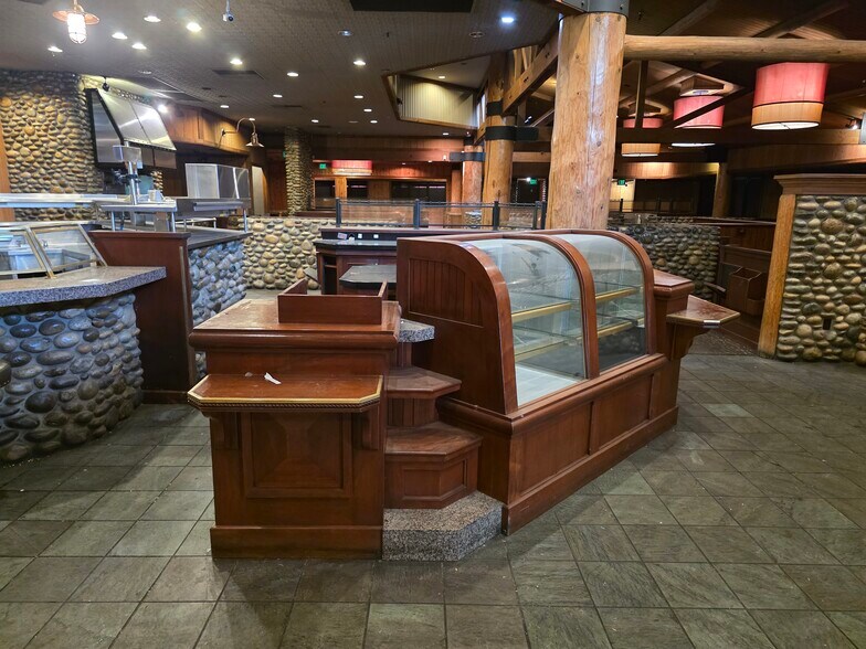 More Photos Of 250 Harding Blvd, Roseville Restaurant For Sale