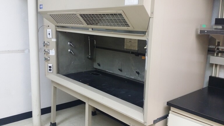 More Photos Of 1910-1920 5th St, Davis Light Manufacturing For Lease