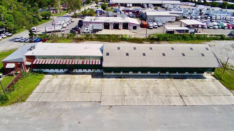 More Photos Of 1501 Lissner Ave, Savannah Truck Terminal For Lease