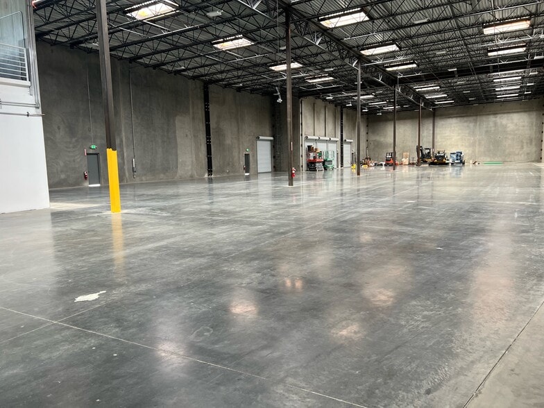 More Photos Of 11295 Inland Ave, Jurupa Valley Manufacturing For Sale