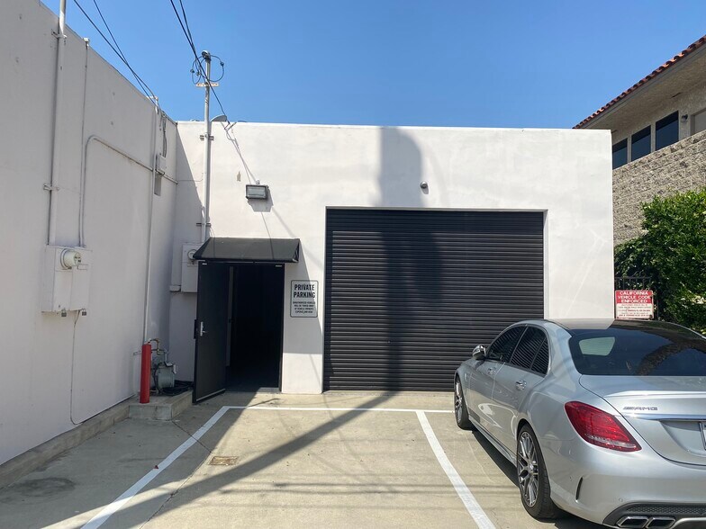 More Photos Of 147 E Foothill Blvd, Monrovia Storefront For Lease