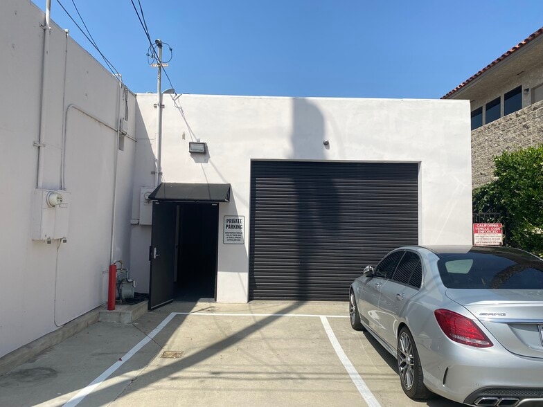 More Photos Of 147 E Foothill Blvd, Monrovia Storefront For Lease
