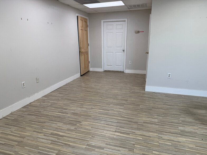 More Photos Of 488 La Mesa Rd, Mount Pleasant Unknown For Lease