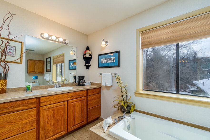 More Photos Of 21625 Highway 160, Durango Hotel For Sale