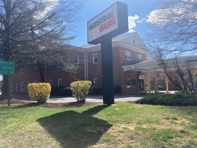 More Photos Of 1900 John Hanson Ln, Oxon Hill Bank For Lease