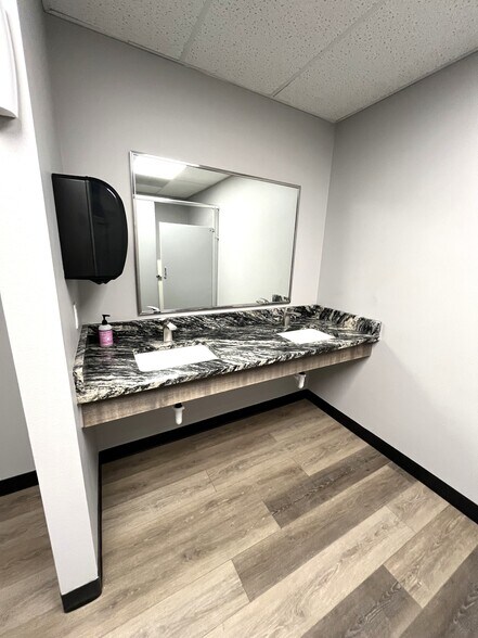 More Photos Of 1905 Plaza Blvd, Rapid City Loft Creative Space For Lease