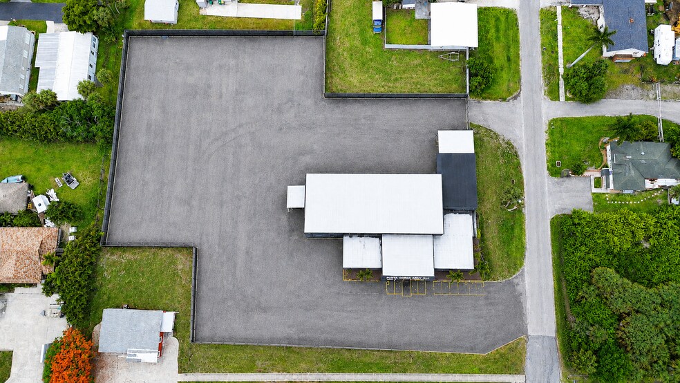 More Photos Of 25115 Marion Ave, Punta Gorda Warehouse For Lease