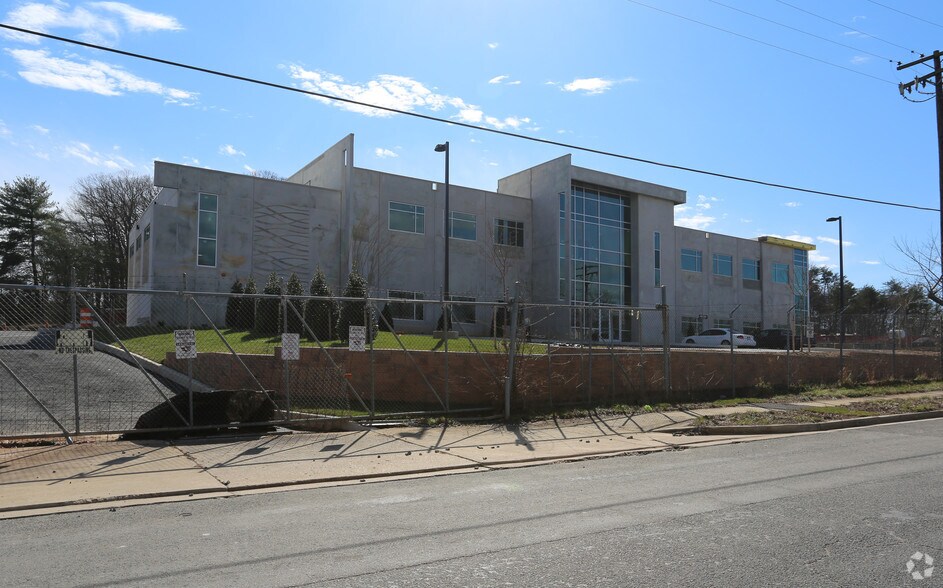 More Photos Of 7521 Jefferson Ave, Hyattsville Flex For Lease