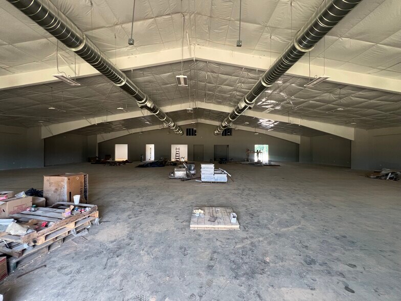More Photos Of 18375 State Highway 104, Robertsdale General Retail For Sale