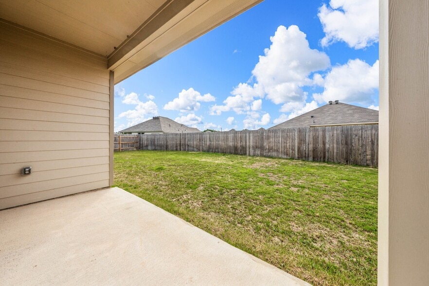 More Photos Of 4020 Centerfire, Waco Apartments For Sale