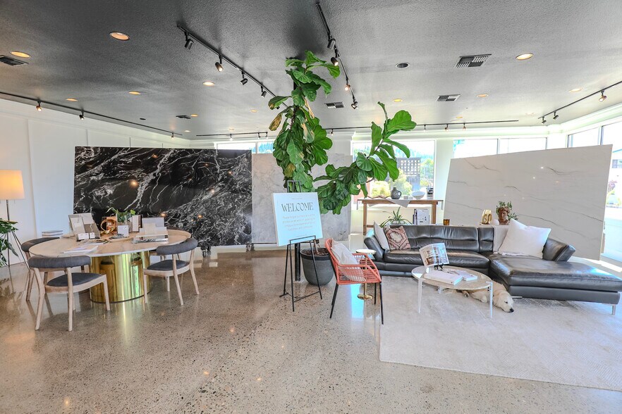 More Photos Of 403 NE Winchester St, Roseburg Freestanding For Sale