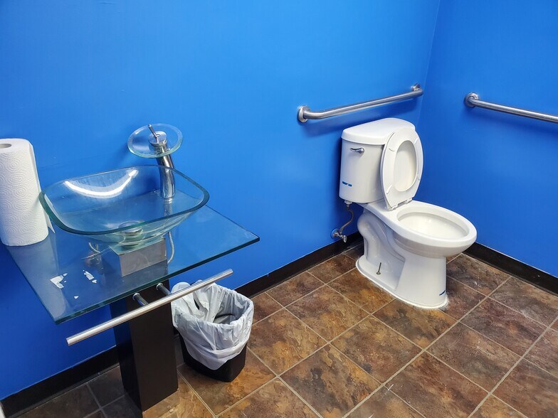 More Photos Of 5612 Saint Barnabas Rd, Oxon Hill Office For Sale