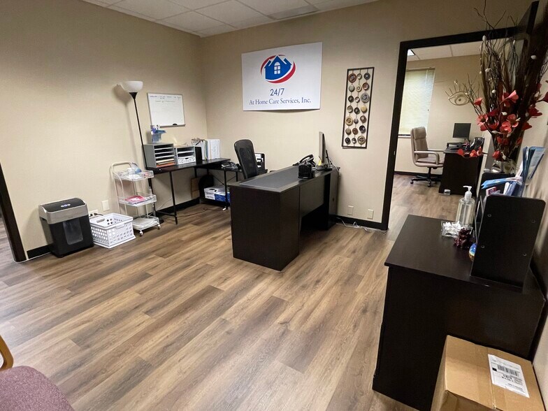 More Photos Of 212 S Milwaukee Ave, Wheeling Unknown For Lease