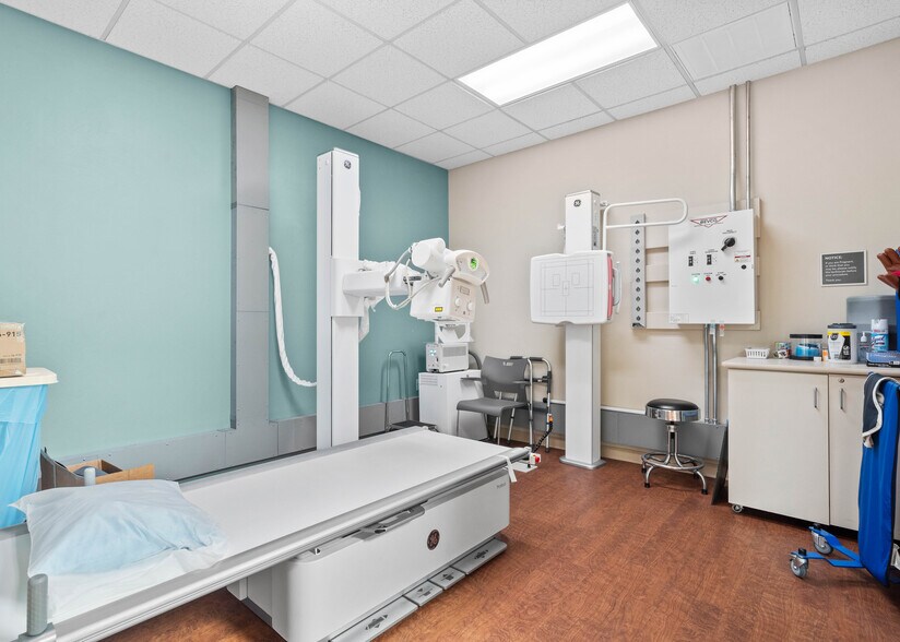 More Photos Of 18 Sportsman Dr, Clarion Medical For Sale