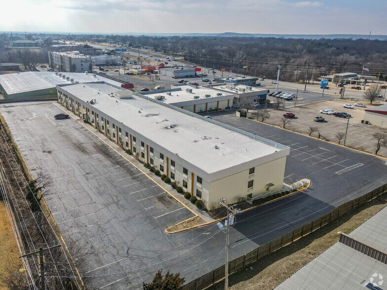 More Photos Of 1410 Southeast Washington Blvd, Bartlesville Hotel For Sale