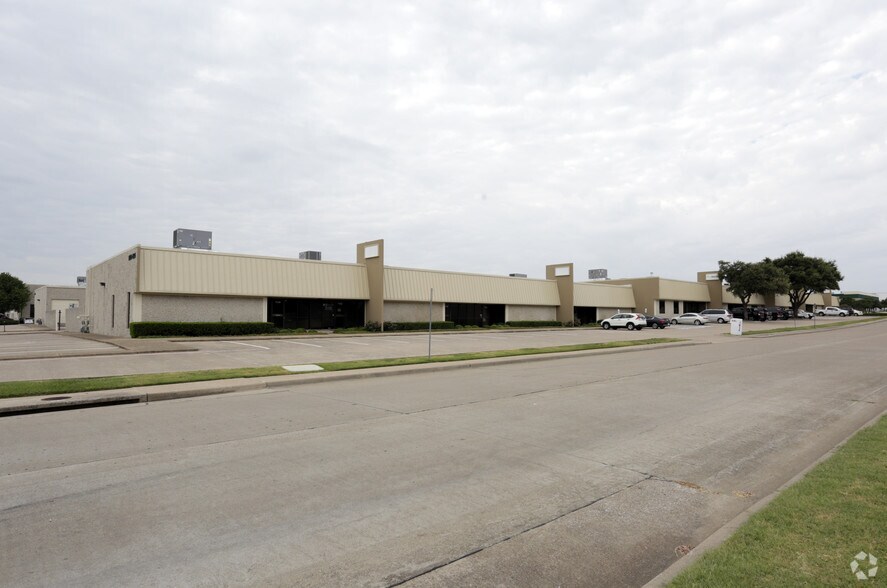 More Photos Of 1100-1134 Commerce Dr, Richardson Light Distribution For Lease