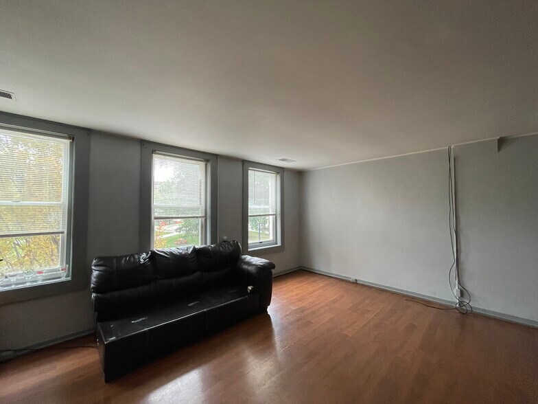 More Photos Of 248-252 N Park St, Decatur Storefront Retail Office For Sale