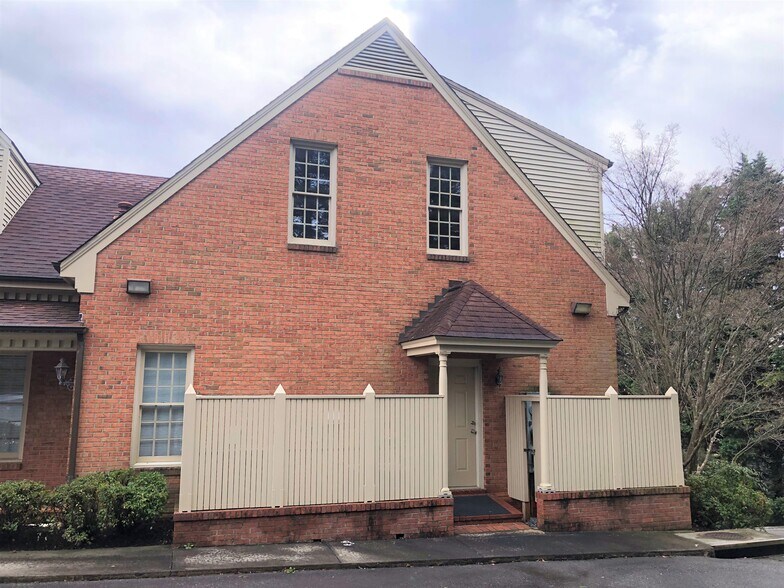 More Photos Of 156 E Market St, Martinsville Office Residential For Lease