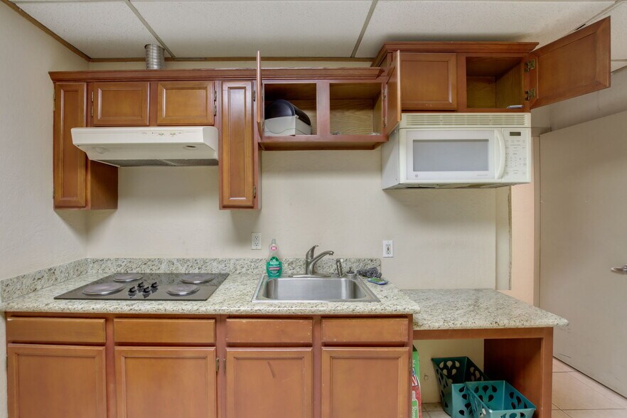 More Photos Of 4496 N Black Canyon Fwy, Phoenix Office Residential For Sale