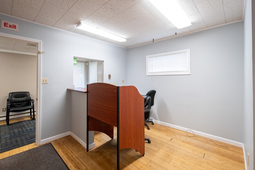 More Photos Of 1221 Altamont Ave, Schenectady Office For Sale