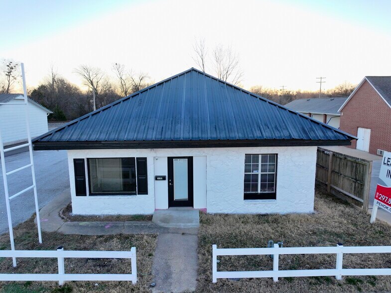 More Photos Of 510 N Lynn Riggs Blvd, Claremore Office Residential For Sale