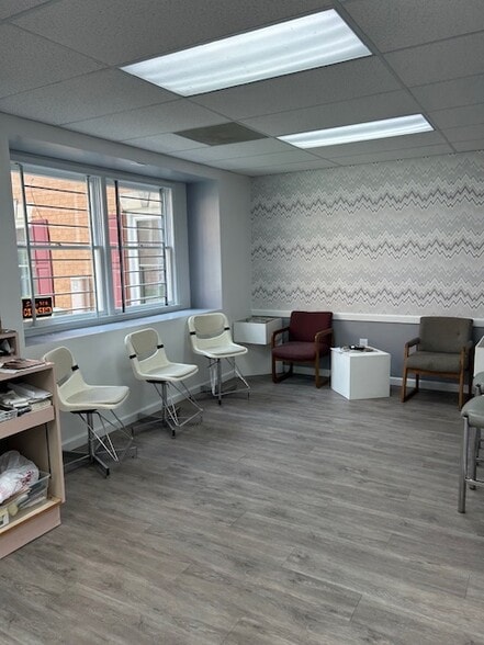 More Photos Of 18534 Office Park Dr, Gaithersburg Medical For Lease