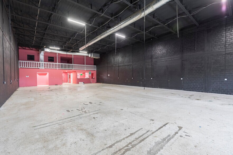 More Photos Of 218 Industrial Street, Edcouch Warehouse For Sale