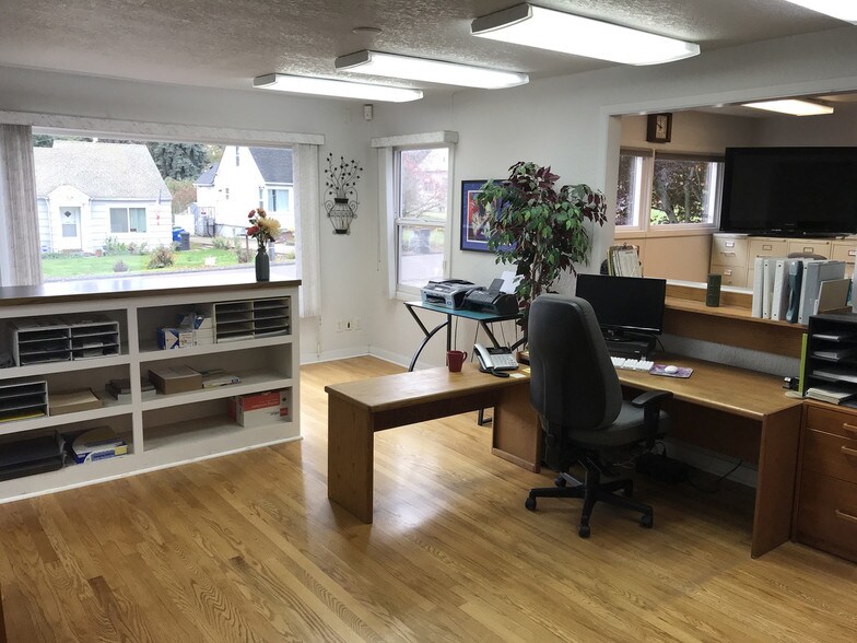 More Photos Of 235 Salem Heights Ave SE, Salem Medical For Sale