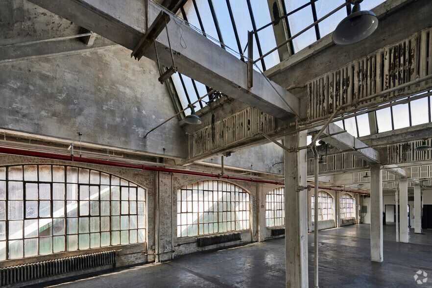 More Photos Of 890 Garrison Ave, Bronx Office For Sale