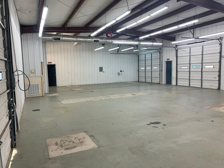 More Photos Of 123 E Plymouth Rd, Columbus Industrial For Lease