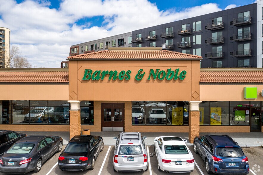 More Photos Of 3232-3254 W Lake St, Minneapolis Unknown For Lease