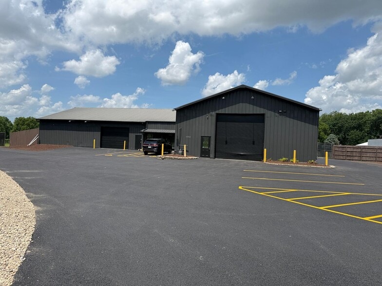 More Photos Of 15062 Archer Ave, Lockport Warehouse For Lease