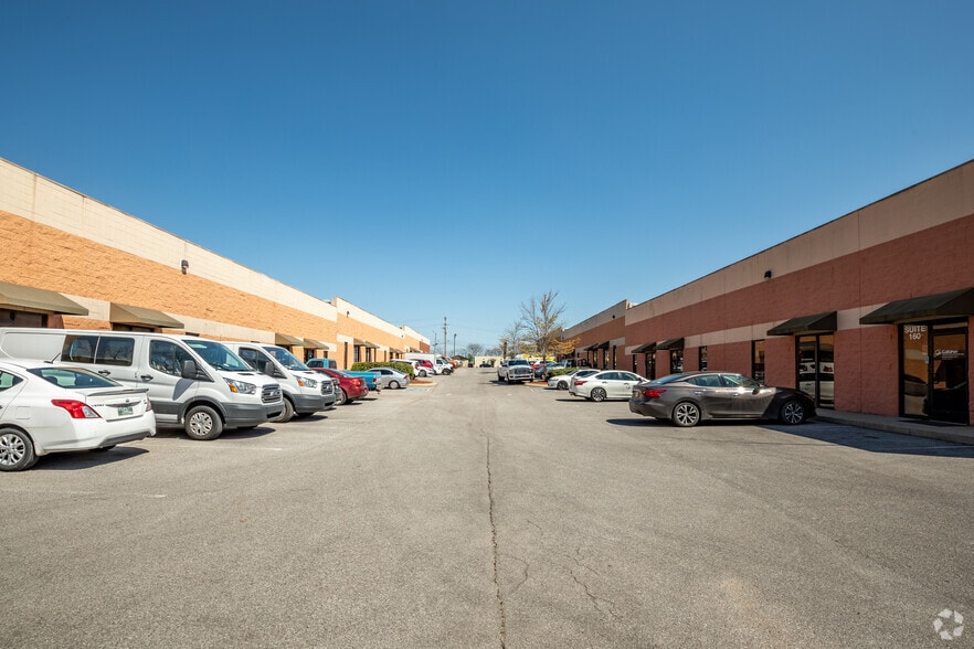 More Photos Of 131 Weakley Ln, Smyrna Flex For Lease