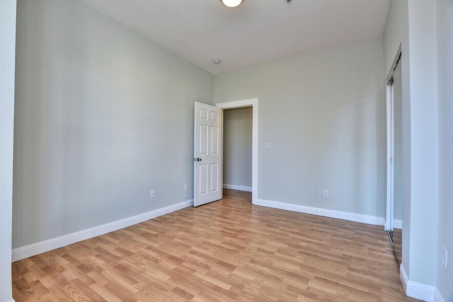 More Photos Of 135-139 8th St, San Francisco Apartments For Sale
