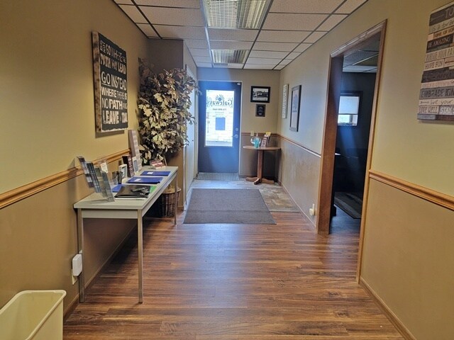 More Photos Of 1905 S Central Ave, Marshfield Office For Lease